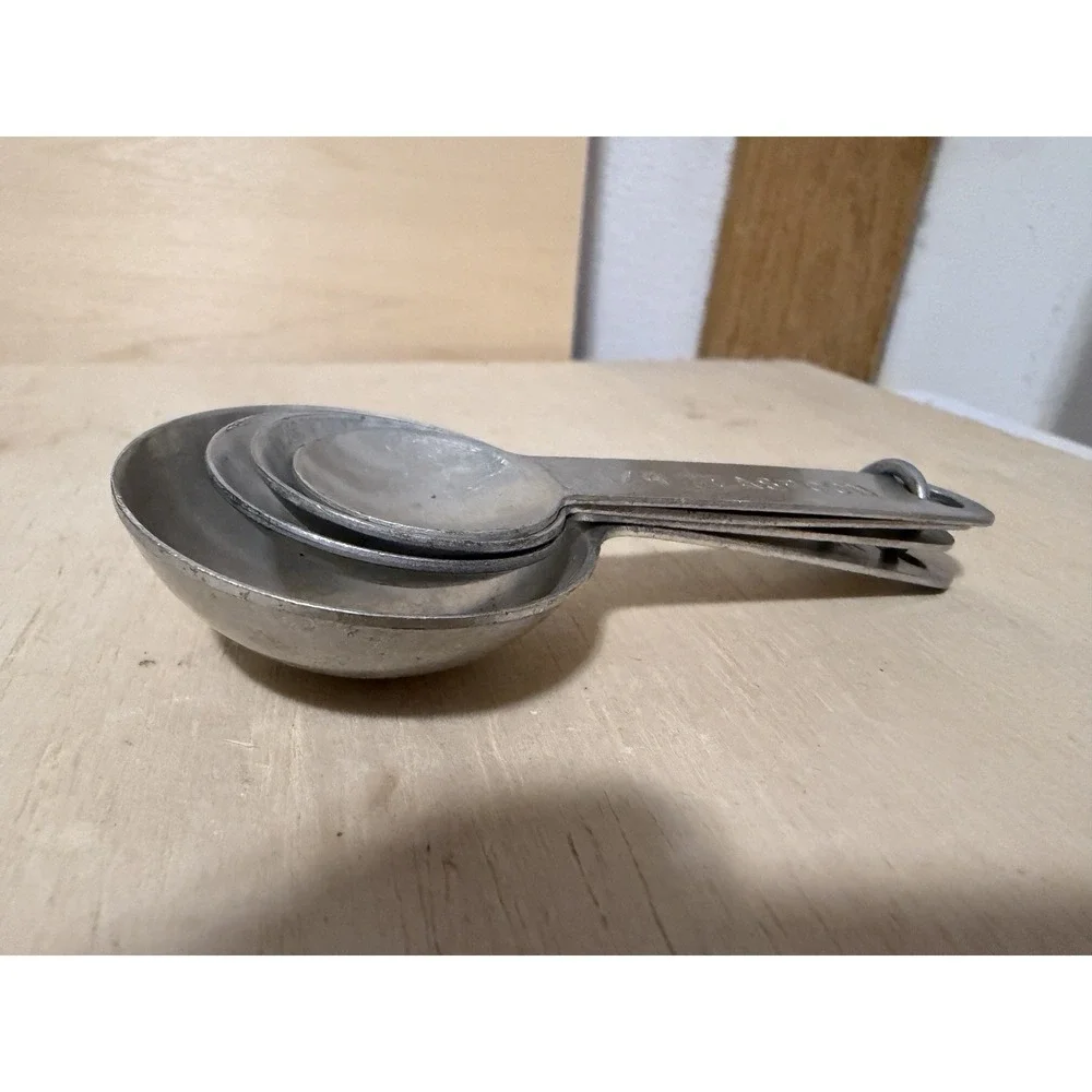vintage aluminum nesting measuring spoons